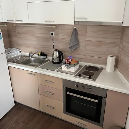 Free Personal Parking & Wi-fi - 5 Min Away From The Square - Modern And Cozy In The Centre Of *