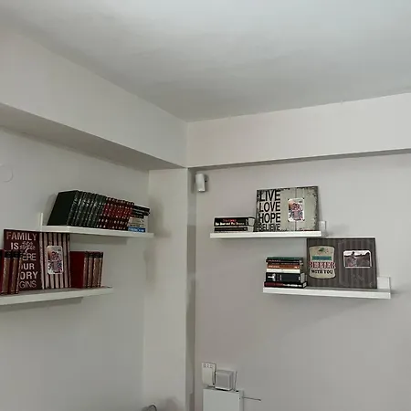 Free Personal Parking & Wi-fi - 5 Min Away From The City Square - Modern And Cozy In The Centre Of * Skopje