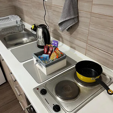 Free Personal Parking & Wi-fi - 5 Min Away From The City Square - Modern And Cozy In The Centre Of Apartment Skopje